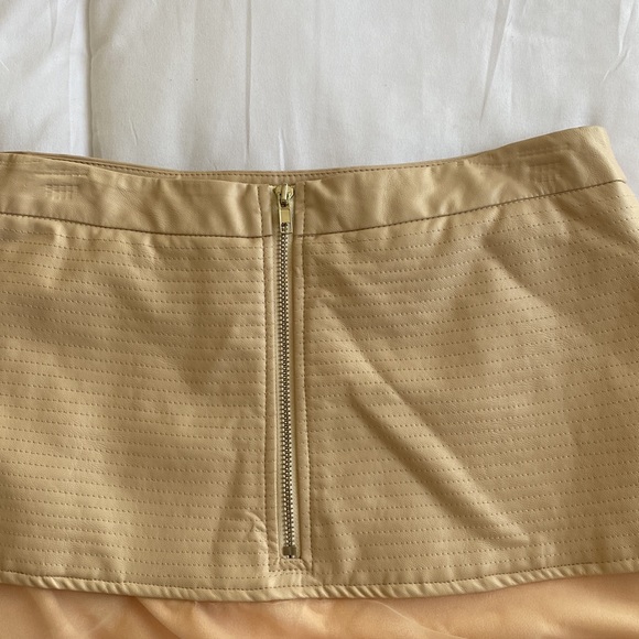 Blush pink pleather & lace skirt (L) - Picture 3 of 4